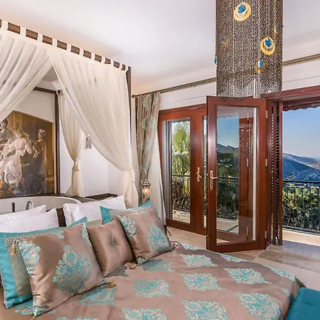 4 Bedroom Luxury 1210 Villa Kalkan