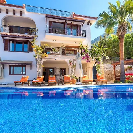 4 Bedroom Luxury 1210 Villa